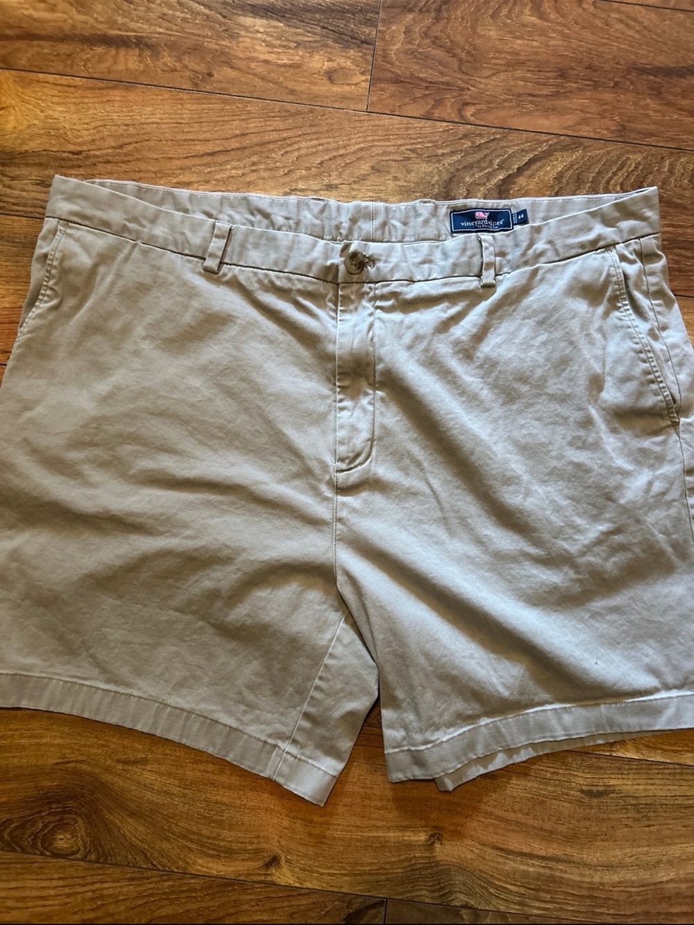 Vineyard Vines Men's Light Khaki Flat Front Shorts